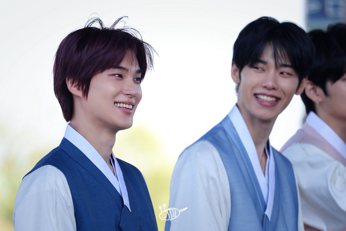beenblue_'s tweet photo. 260920 쩡콩즈

#EVNNE #이븐
#박한빈 #PARKHANBIN
#이정현 #LEEJEONGHYEON https://t.co/YpcYJwIht0