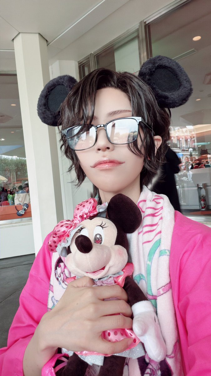 rourou1031's tweet photo. ばれたので！本日のシークレットはストアのアイドルミニーのヲタクミッキーです！！！全力で推します！ハート割ってください！🩷
ウィッグ@h_stylist_8 https://t.co/AoEL0hkHxs