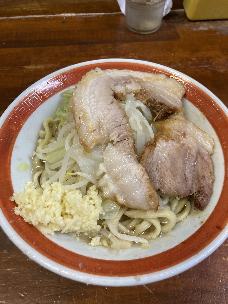 Ramen_Mg's tweet photo. 蓮爾新町一丁目店

ラーメン200g×汁なし背脂油そば200g
1600円
ブタ増し200円

ラーメン
にんにく
やさい
汁なし
にんにく

ご馳走様でした

#蓮爾新町一丁目店
#蓮爾
#ラーメン二郎 https://t.co/P5mFAJGP4R