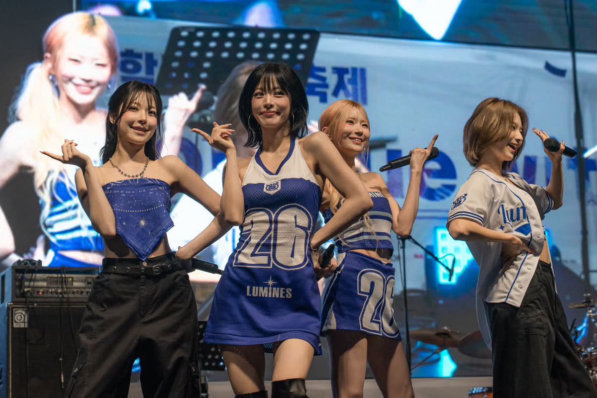 chaengran9__'s tweet photo. 올해 최고의 공부자극.jpg
#프로미스나인 #fromis_9 #플로버
#송하영 #박지원 #이채영 #이나경 #백지헌 https://t.co/ossuVJr9km