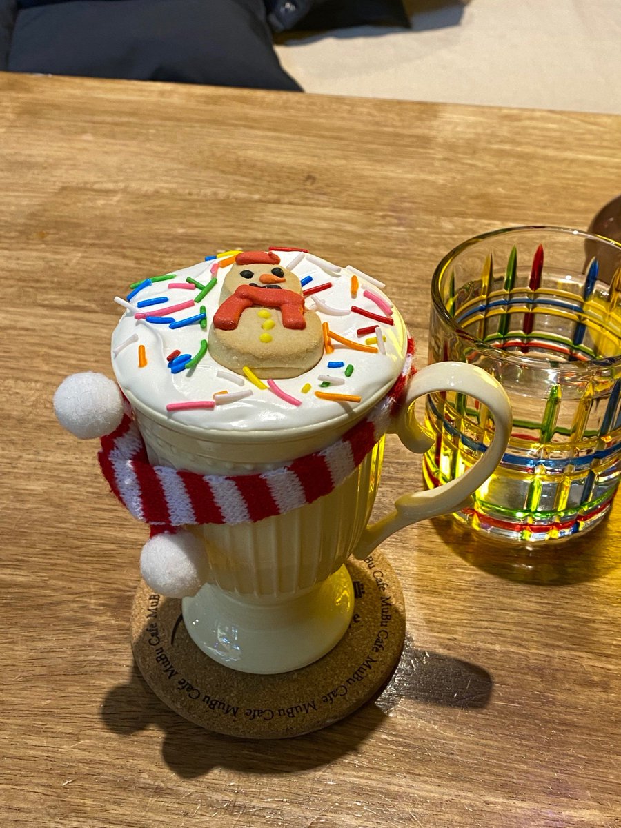 TheArtur1210's tweet photo. Turn an old mason jar into a cute pencil holder in 5 mins! No fancy tools, just paint and some twine. #UpcycleDIY https://t.co/2RC7Nms0mg