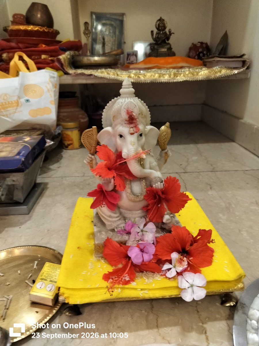 Suvaleena1's tweet photo. Hey Vighnahartha Ganesh , please remove all obstacles in the path of knowledge and advanced Education 🙏 Jai Jai Ganpati 🙏 https://t.co/XHayd9RN6P