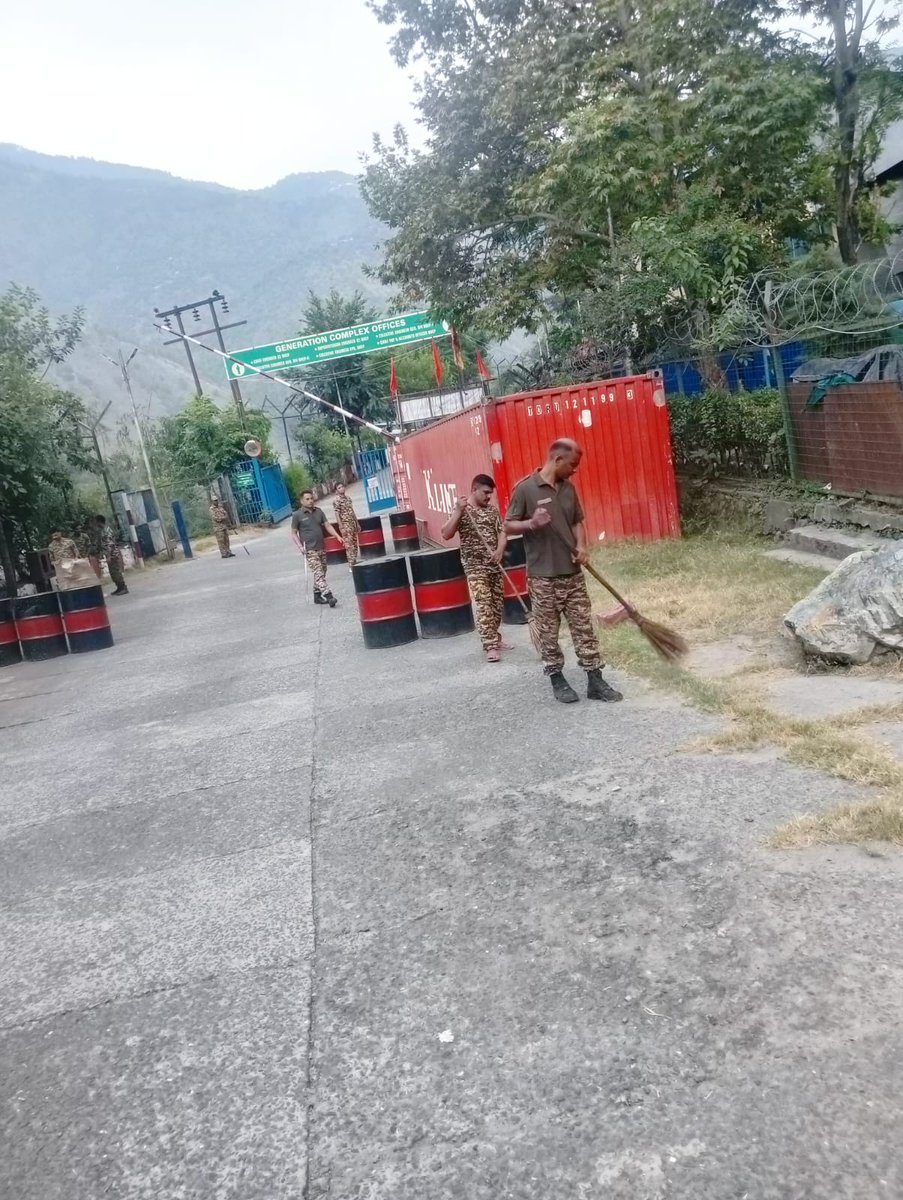 84BNCRPF's tweet photo. As part of #SHS2026 and #SwachhataHiSeva2026, 84 Bn CRPF conducted a cleanliness and sanitation drive today at A Coy, JP Gate, Chanderkote, Ramban, reaffirming its commitment to cleanliness, hygiene and a healthier environment. 🇮🇳#SwachhataHiSeva2026 #CRPF #Swachhata #CleanIndia https://t.co/rQCEjWpDP8