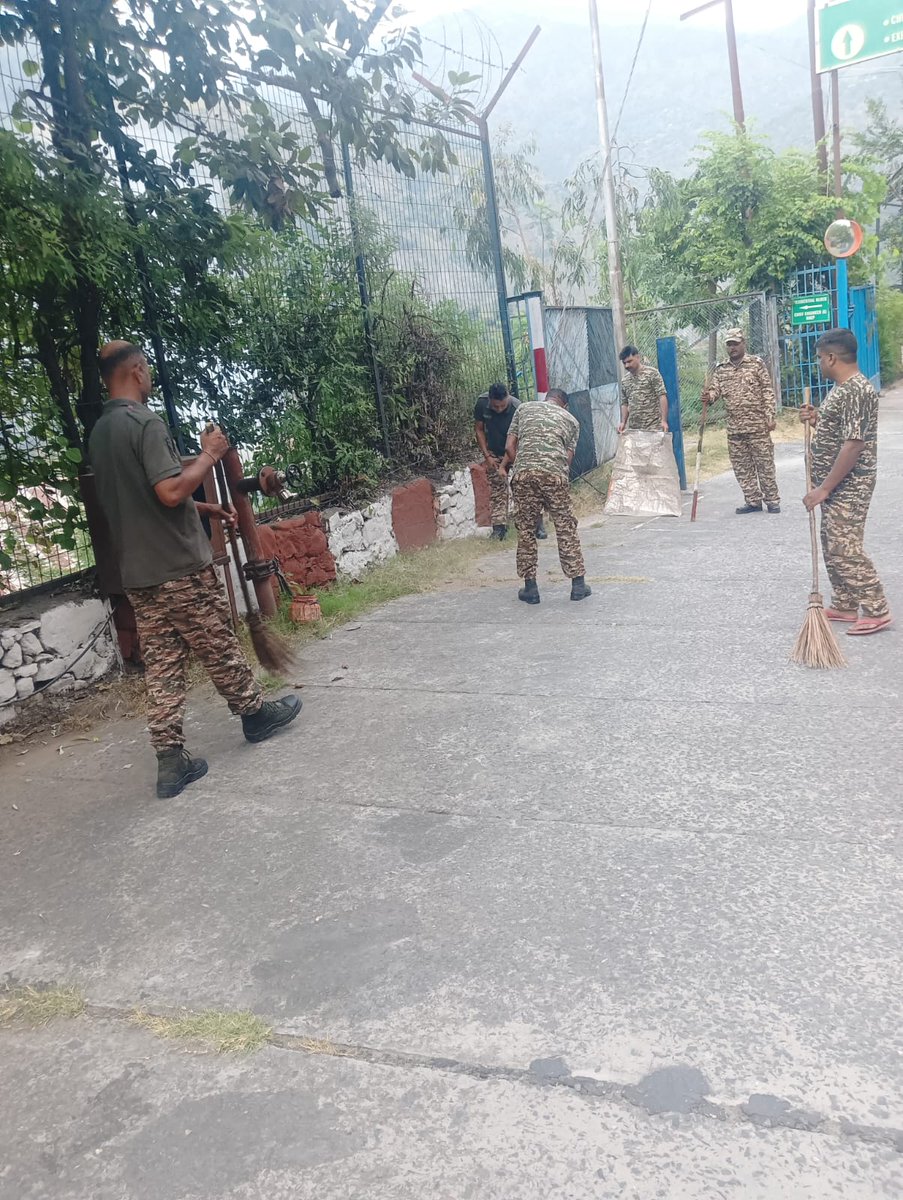 84BNCRPF's tweet photo. As part of #SHS2026 and #SwachhataHiSeva2026, 84 Bn CRPF conducted a cleanliness and sanitation drive today at A Coy, JP Gate, Chanderkote, Ramban, reaffirming its commitment to cleanliness, hygiene and a healthier environment. 🇮🇳#SwachhataHiSeva2026 #CRPF #Swachhata #CleanIndia https://t.co/rQCEjWpDP8