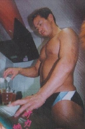 Y_G_M_A_K_G_N's tweet photo. 【重大なタイムパラドックスが起きている】

「さぁ今このアイスティーを飲み干そう♪」（歌を口ずさんでいる） https://t.co/YHwroeGl6r