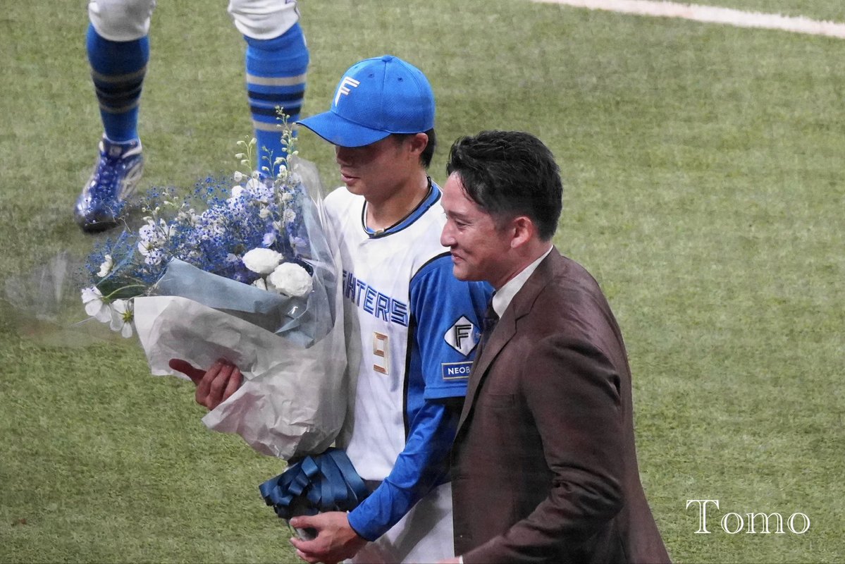 satutomo's tweet photo. 昨日の中島卓也選手引退試合　引退セレモニー
とてもとても素晴らしかったです
まだ見ていたい
でも本当にお疲れ様でした
18年間ありがとうございます

写真少し撮ったので
画質テクニック等々酷いけど
少しお裾分けを https://t.co/FMRfthoqim