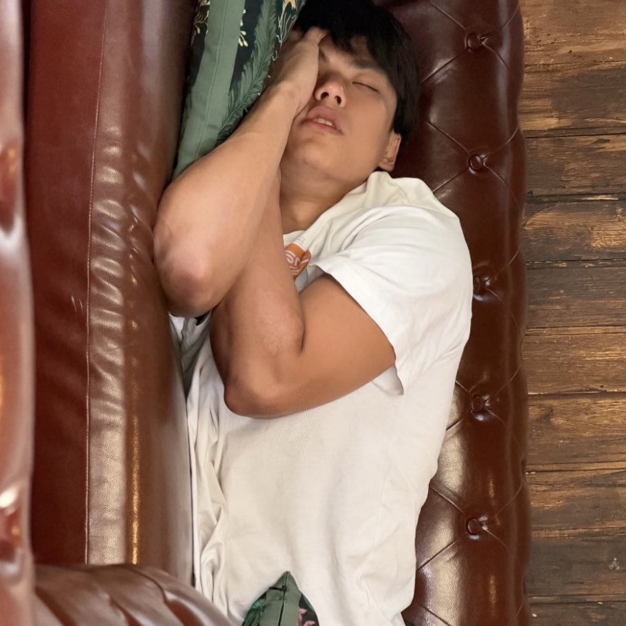 ohmretriever's tweet photo. คำว่าหลับปุ๋ยของเราไม่เท่ากัน 😴 5555555555555555 https://t.co/jlu1ZF81en