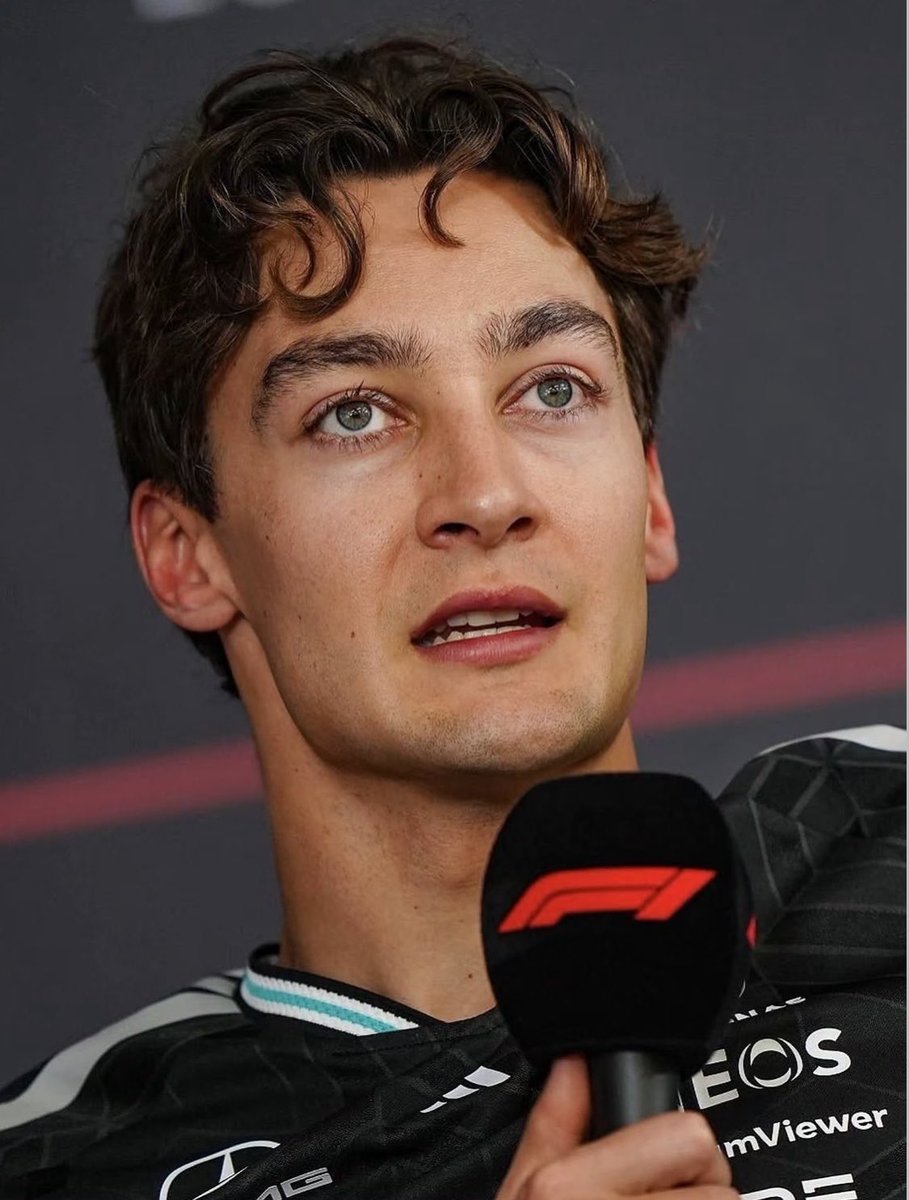 cornerohsgr's tweet photo. george please why do you look like a greek god https://t.co/T8vGDdAOh3