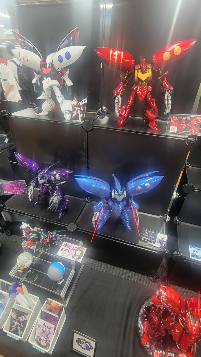 Nutty_M___melon's tweet photo. 昴さんと31さんのサークル卓

展示方法が相変わらず工夫されていました。なつきさんのキュベレイは美しかったです🦋

サークルについても色々お話が出来て有意義でした、ありがとうございました❗✨ https://t.co/Nu6vzLLdyq