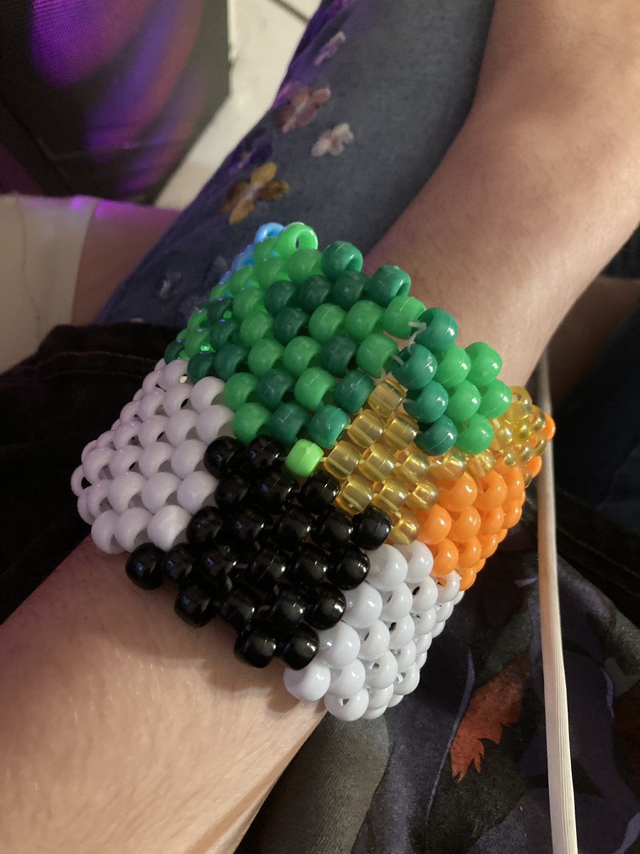 jeilen789's tweet photo. Late post #kandi #spokeishere #unstablesmp #minecraft https://t.co/Kv68IQBcPc
