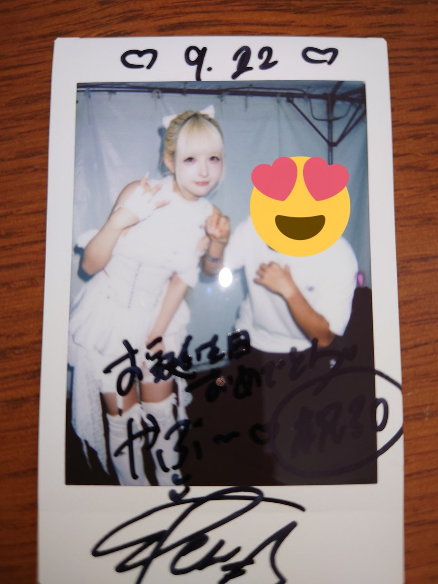 FINMIYU1006's tweet photo. Tenさんはいつ見ても天使です！！！
チェキ撮影する時、本当に緊張します笑
Tenさんにも誕生日祝ってもらいました👍
Tenさんに初めてお会いした時、自分28だったので、なんやかんや長く推させて頂いております🙇
＃最終未来少女
＃てんしの輪 https://t.co/OMGB7CsGiG