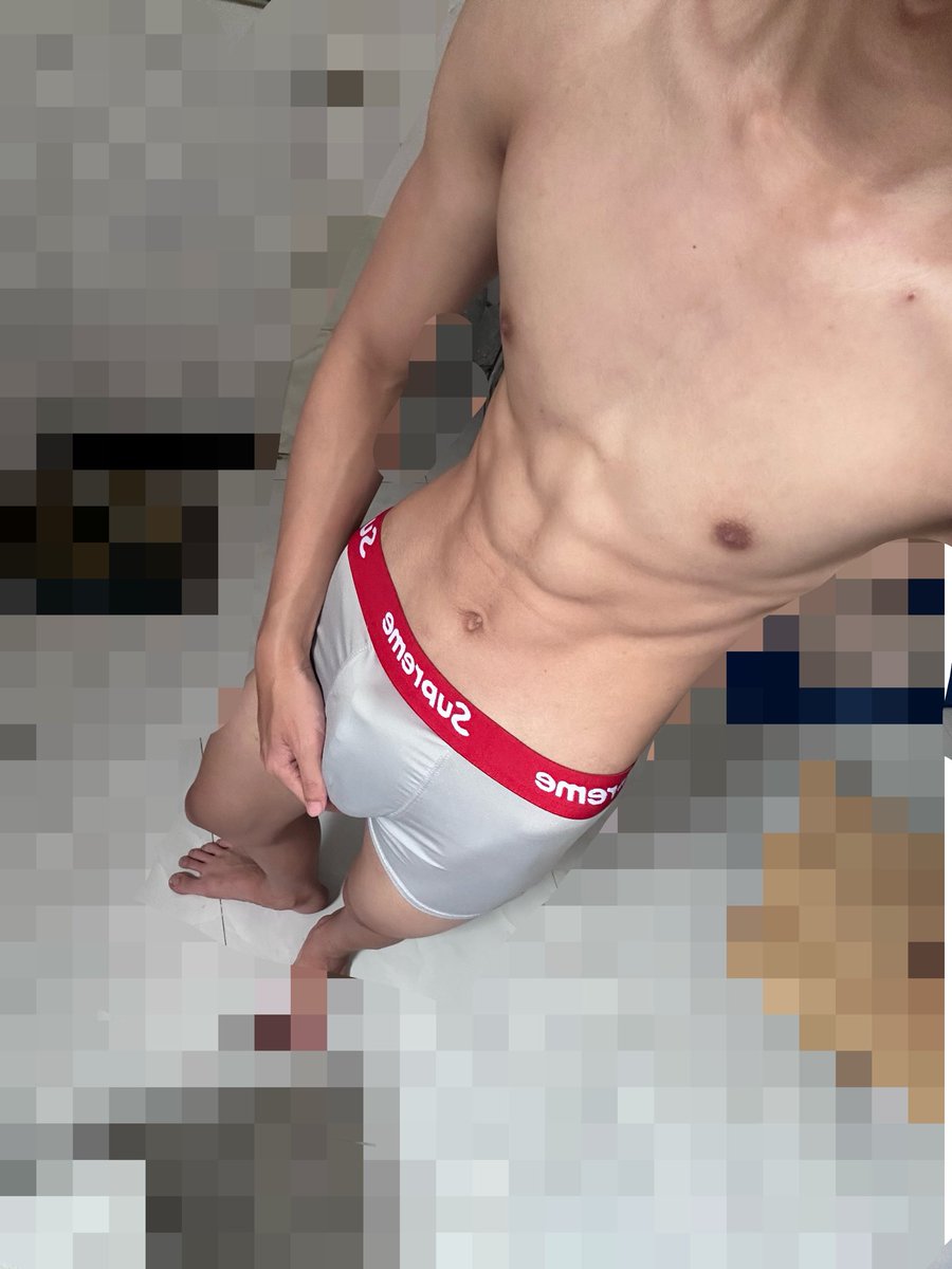 gau_1221's tweet photo. Nhất buổi trưa, nhì trời mưa🌚 https://t.co/3wpcM4RHfh