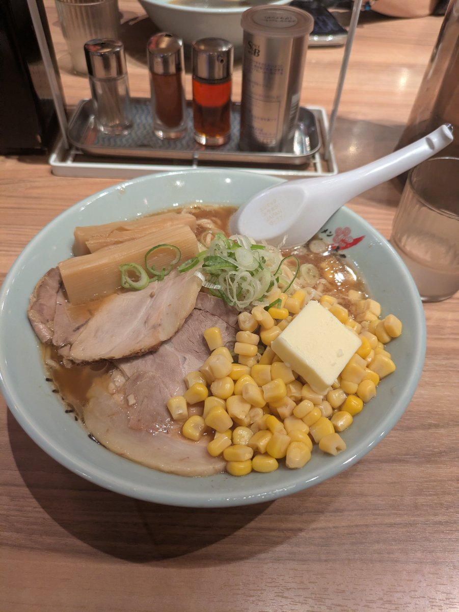 medilu02's tweet photo. 北海道に戻り、やはり道民としてバターコーンラーメンは食べた方が良いと考え食べたが美味いということしか分からなかった😋😋😋 https://t.co/3YbHZw1kH9