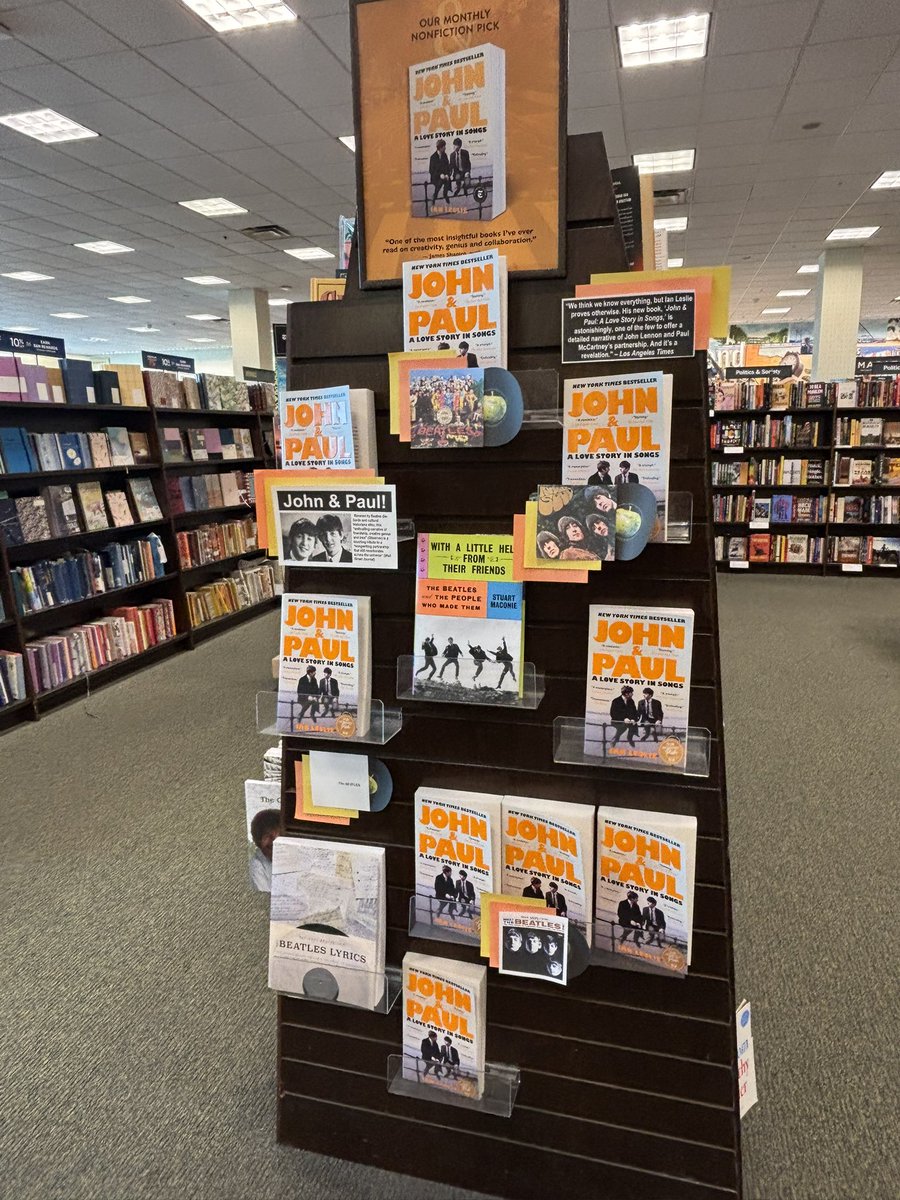 filqqms's tweet photo. Mclennon corner at Barnes and noble https://t.co/hke8QLbAHW