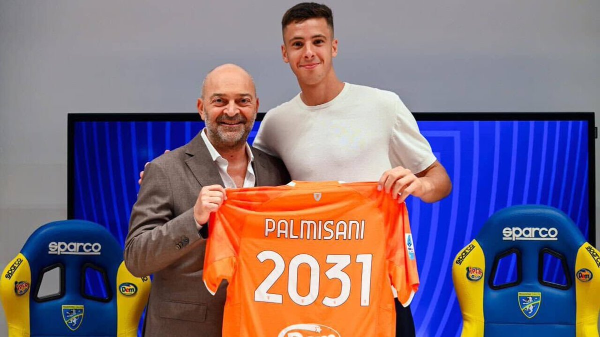 t247seriea's tweet photo. OFFICIAL: Frosinone Calcio goalkeeper Lorenzo Palmisani (22) has signed a new contract with the club until June 2031.

#FrosinoneCalcio #SerieA #Transfers https://t.co/wLeMAk8V7w