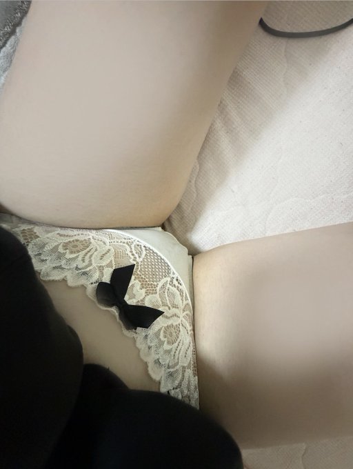 LWade20919's tweet photo. 人机滚一边，现在来一个正常男生，信不信我分分钟把你聊🐍了 https://t.co/OoALv6taXI