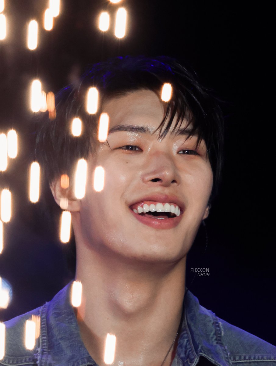 fiixxon0809's tweet photo. 260920 ATA hq  

#민기 #에이티즈 #송민기 #mingi #ateez #ミンギ https://t.co/DsPnx47dCn