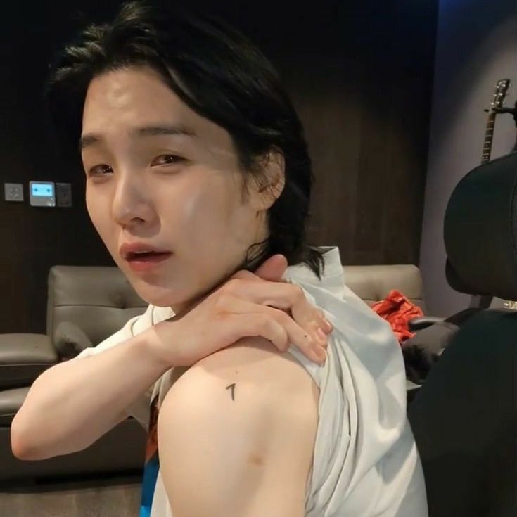 hourIysuga's tweet photo. remember when https://t.co/JQKDxmKGW7