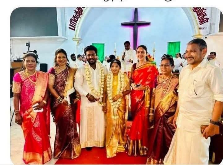 volfo4Thamil's tweet photo. கிருத்துவ மதத்திற்கு மாறிய பின்னர் எப்படி தனி தொகுதியில் நிற்க முடிகிறது ???

கிருத்துவர்களாக மதம் மாறியபின் ஜாதி சான்றிதழே செல்லாத போது எப்படி தனி தொகுதியில் போட்டியிட முடியும் ? 

யாரை காப்பாற்றுகிறது சட்டமும் அரசும் ? 🔵🔴

#ஓசிக
#நசுக்கப்பட்டோம்பிதுக்கப்பட்டோம் https://t.co/J2OYe2tvuL