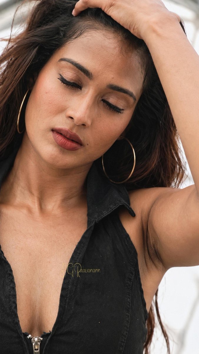 tkfarmpitworld's tweet photo. TKF ARMPITS WORLD 

SEPTEMBER — POORNIMA RAVI

She didn’t hide it.
Poornima’s pit is not milky-soft.
It’s dusky, salted, stubble-thick.
The kind you bury your nose in first, then drag your tongue through the hair till the fold is wet.
Hold the wrist, pin the arm, eat the hollow. https://t.co/fzNaMqKQI2