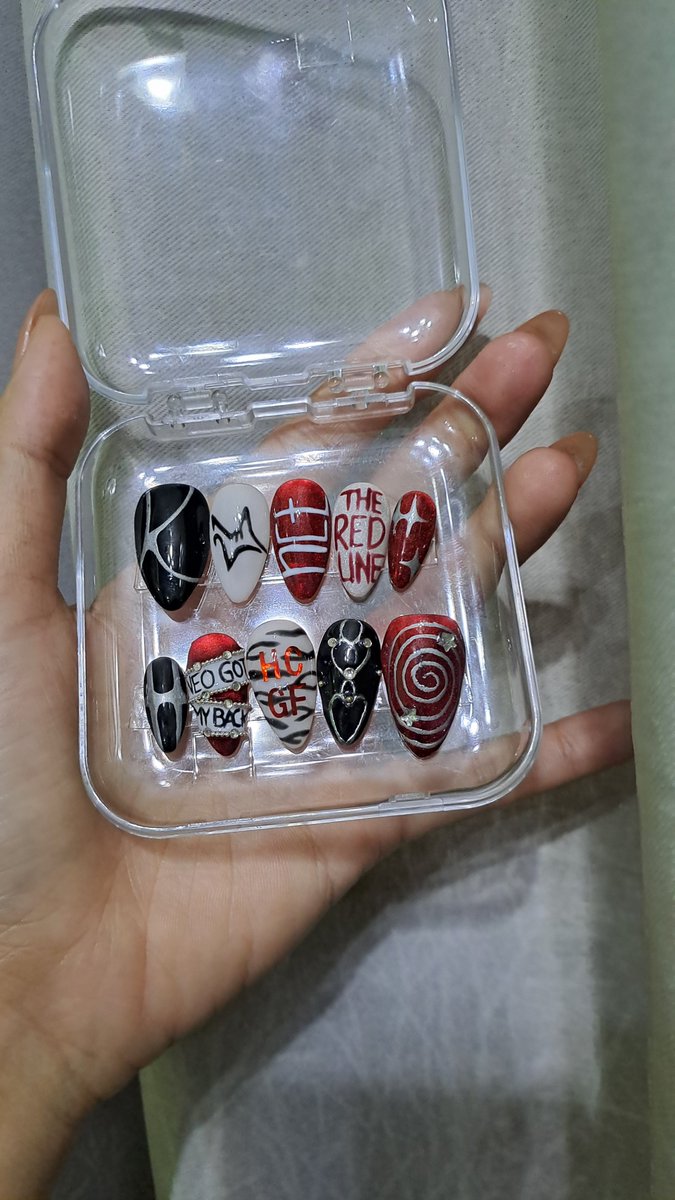 bbychocobear's tweet photo. Aku jualan press on nails ya guys, barangkali ada yang maw custom buat The Redline nantii bisa banget 😚💅🏻 https://t.co/JNyI3wK1QL