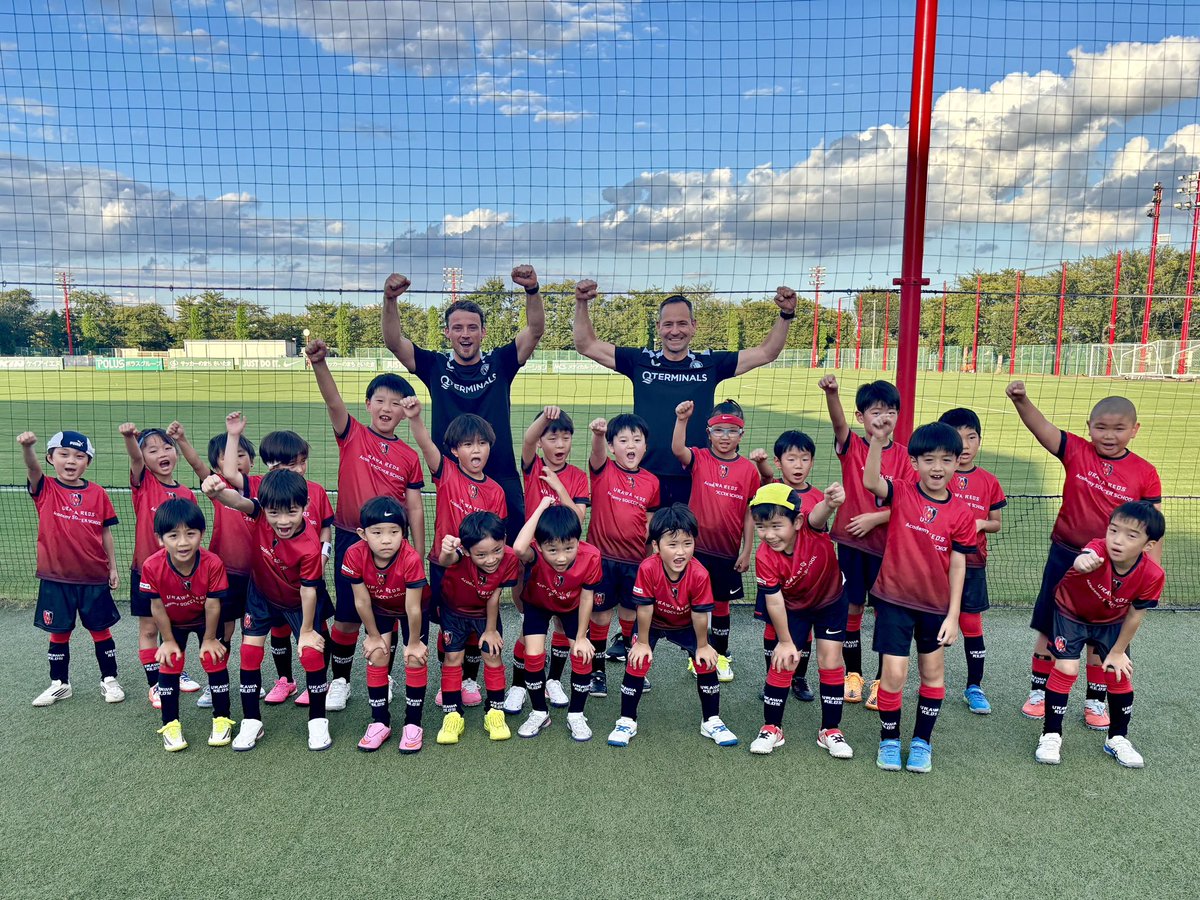 REDSAcademySS's tweet photo. 🔴フェイエノールト×浦和レッズ♦️

#フェイエノールト の国際育成コーチを招き #アカデミーサッカースクール 生を対象にクリニックを実施⚽️

フェイエノールトの育成メソッドを体験し新たな刺激を受ける機会となりました🌏

https://t.co/bBb5LjTj0w

#浦和レッズ
#urawareds
#WeareREDS
@Feyenoord https://t.co/7a08LyGPul