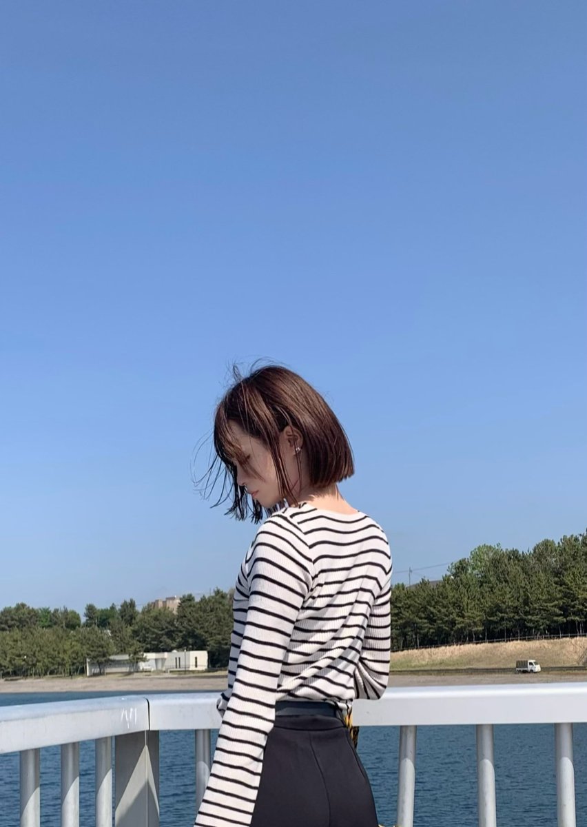 me_ki0's tweet photo. 最近ハマってるボーダーニットトップス👐 https://t.co/GnCtuKP3o4