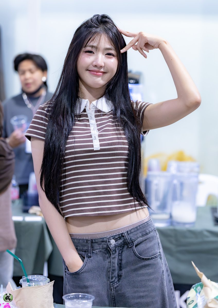 UnclePanda3319's tweet photo. เขาว่ากันว่าคนสวยมักตลก 😗‍😗📷📷

#MarineBNK48 #ponytailtoshushuth_roadshow #ponytailtoshushuth #BNK48 https://t.co/MqwEziFWW2