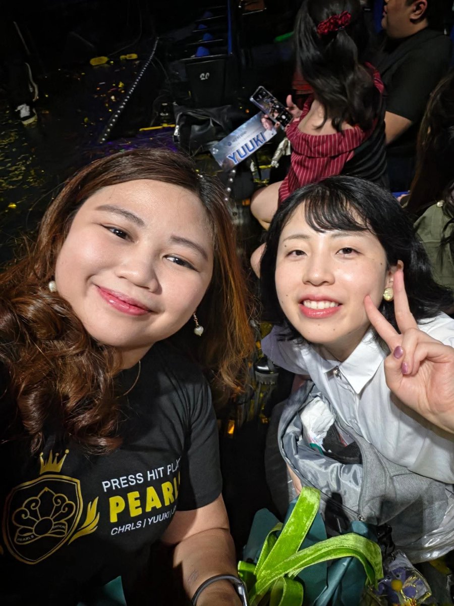 charishiyah's tweet photo. @PHPPearls 2/2 It's been busy yet all worth it β‘
Not much photos this time, but luv y'll lots! π
@PHPPearls #PressHitPlay
#Press_Hit_Play #PHPLevelV
#LEVELVConcert #PHP_Pearls https://t.co/ddxHJzGxzt