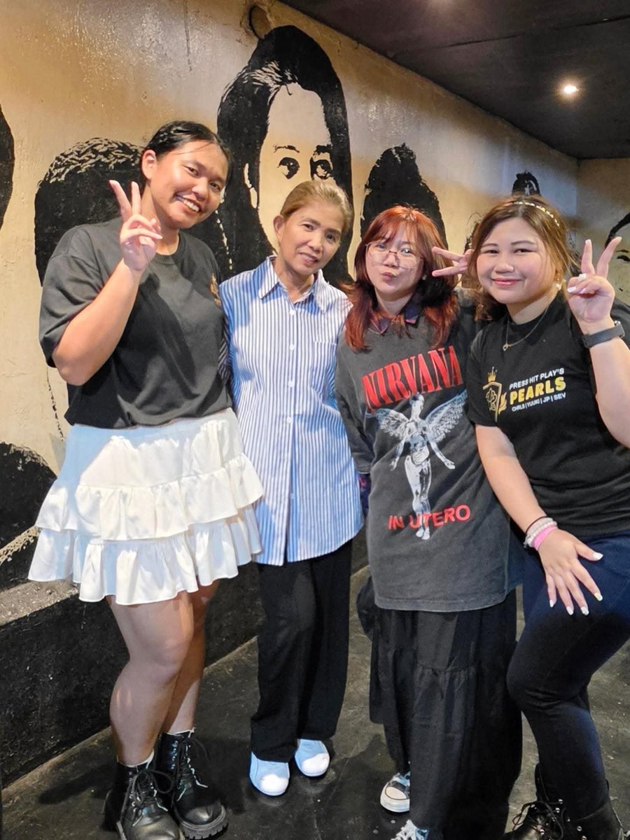 charishiyah's tweet photo. @PHPPearls 2/2 It's been busy yet all worth it β‘
Not much photos this time, but luv y'll lots! π
@PHPPearls #PressHitPlay
#Press_Hit_Play #PHPLevelV
#LEVELVConcert #PHP_Pearls https://t.co/ddxHJzGxzt