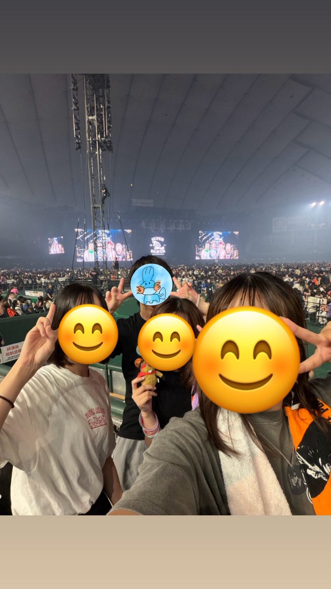kym00331111's tweet photo. 昨日ビーバーの東京ドーム1日目行ってきた！
久しぶりのビーバー楽しすぎし、ぶーやんのビジュが良すぎるし、セトリえっぐいし最高すぎる😇
連番してくれてありがとう！ガチ感謝🫰

あと、暇だからってジェットコースター乗った。多分7年ぶり。意外と楽しい。 https://t.co/Pw2Zv7fUh1