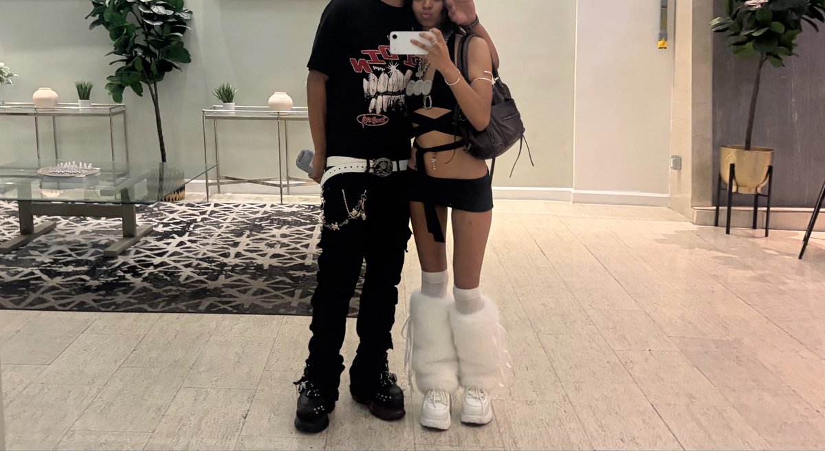 cyberspacealien's tweet photo. #ravefit #dtla https://t.co/OXZDIzjQu2