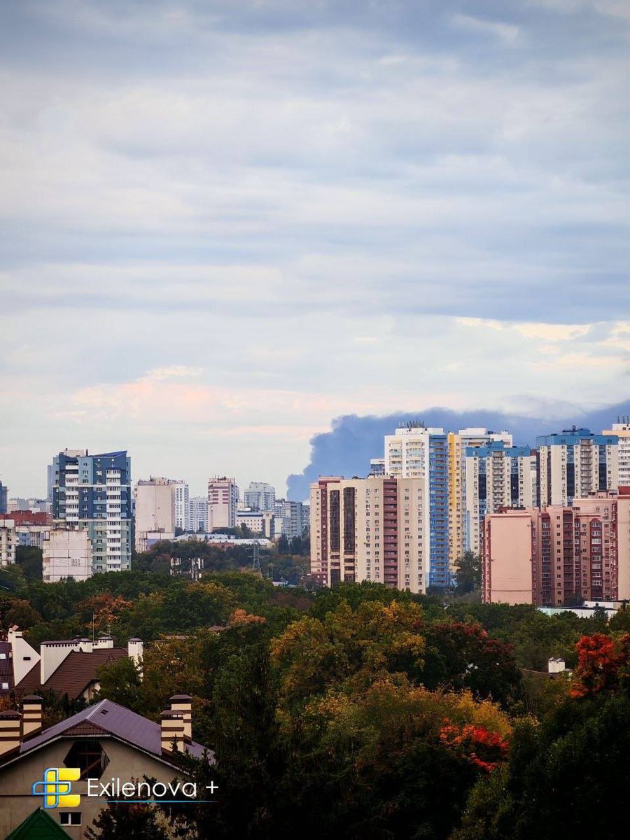 angelshalagina's tweet photo. 🚨 BREAKING: A major russian oil refinery is burning AGAIN.

🔥 A new fire has erupted at the Kuibyshev Oil Refinery in russia’s Samara region - just a day after it was struck.

Ukraine’s Defense Forces also reportedly targeted facilities in russia’s Rostov region and occupied Donetsk and Luhansk regions.

Another fiery morning🔥🇺🇦