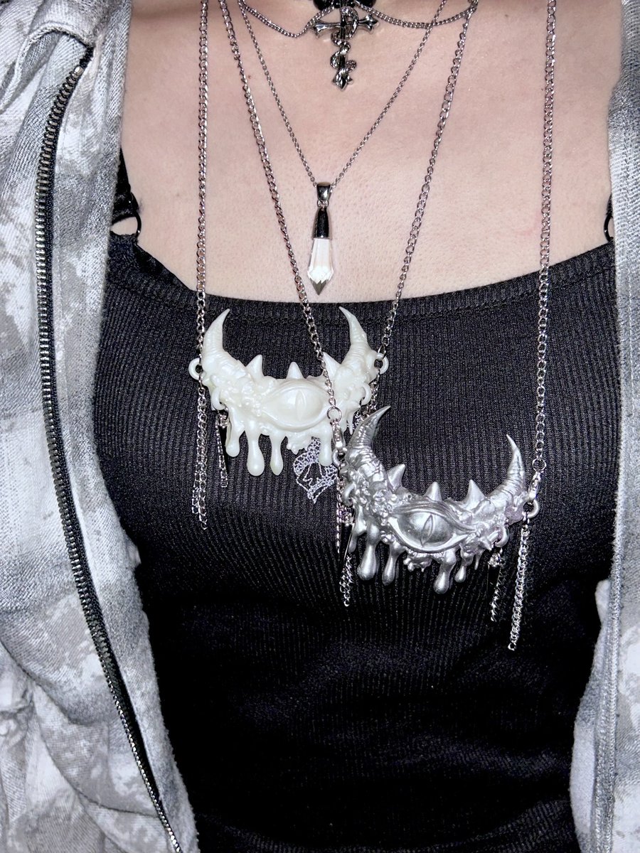 sisunobie_nails's tweet photo. 素敵な着画頂きました✨
ヘアピンやタイピン、ネックレスとしても使える多機能アクセです。
愛と狂気のマーケットにて販売中🖤
@aitokyouki 
@Laforet_H 

2026.9.1–10.31
愛と狂気のマーケットin ラフォーレ原宿
出店場所 愛と狂気のマーケット B0.5F
電話番号 :03-5843-1778
営業時間 :11:00〜20:00 https://t.co/0yVsKaHsl3