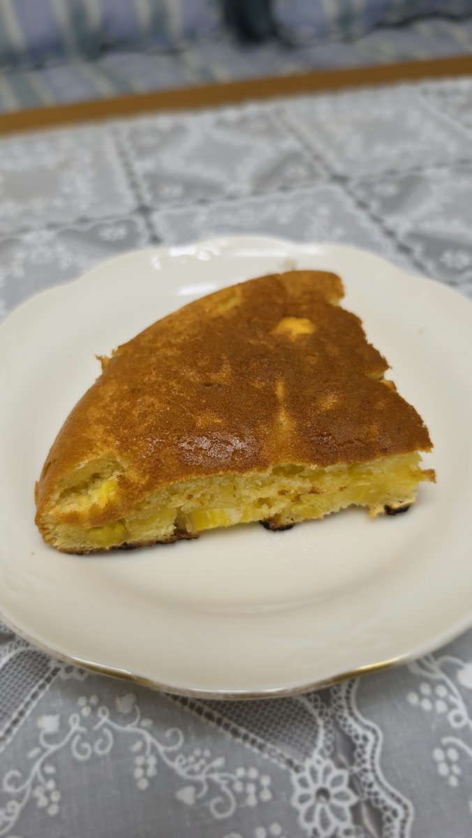 rasu0421's tweet photo. YouTubeであったホットケーキミックス+さつまいも🍠で、さつまいもケーキ。初めて作ったにしては美味しかった😋 https://t.co/hq8otjFfFL