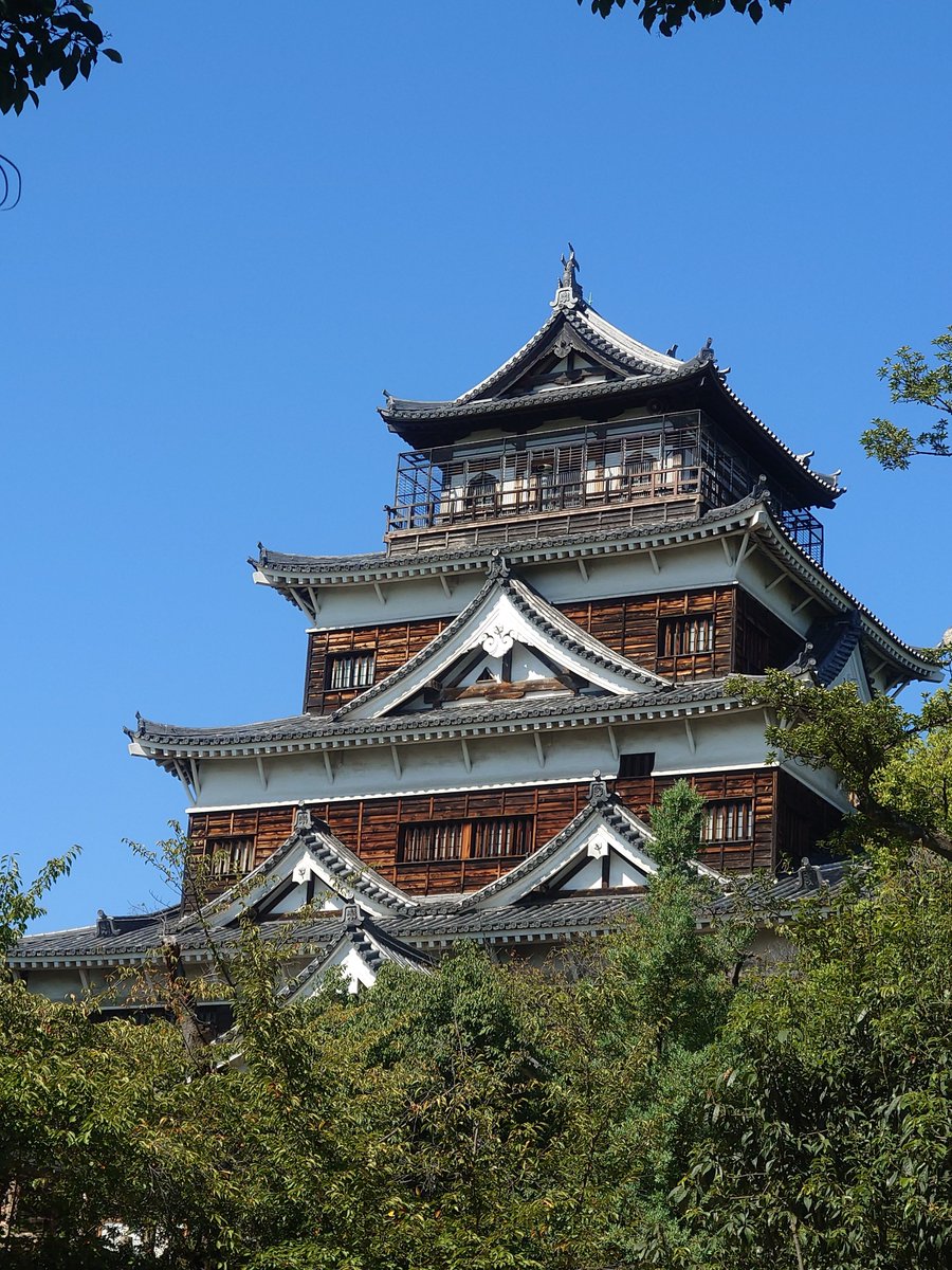 SARA10SA's tweet photo. 広島城！ https://t.co/9RFPeYAtwk
