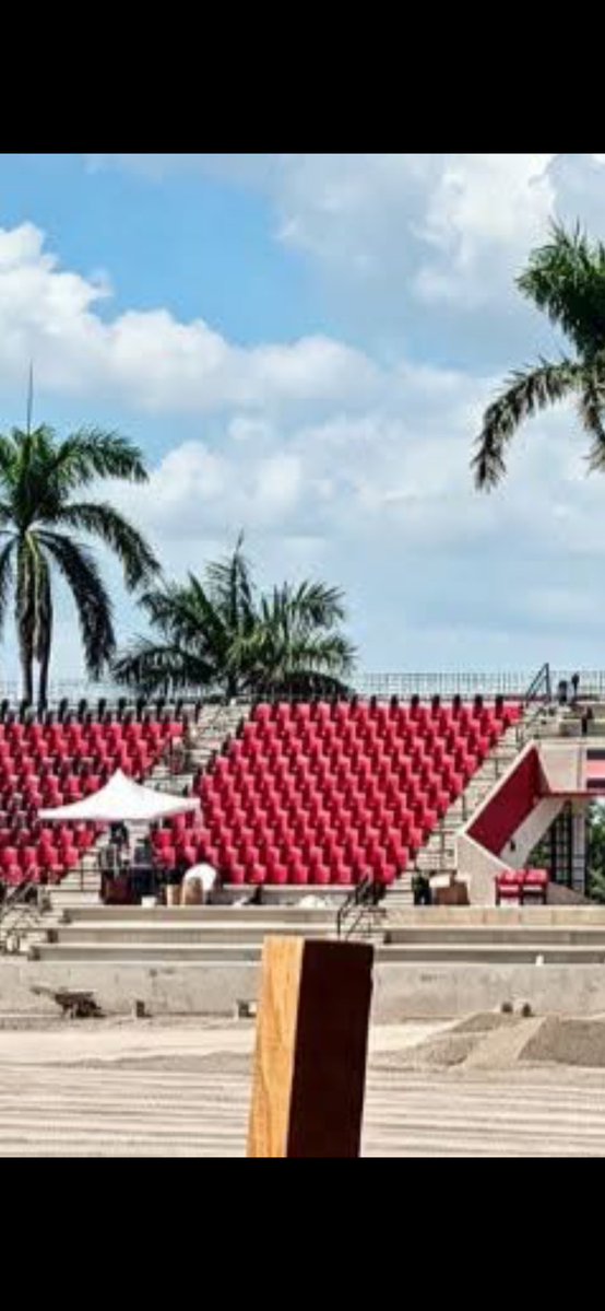 exeibier's tweet photo. @EstadioTomatero No las dejaron así, están en proceso de instalación primero se pone una parte de la butaca ya sea respaldo o asiento, y luego se va completando 😅 https://t.co/sqAVuAgIxx