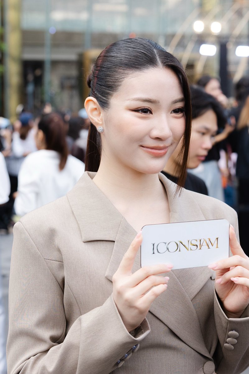 ginnynatnicha's tweet photo. ขอขอบคุณทาง ELLE ที่เชิญจินนี่ไปร่วมงานนะคะ หนูเป็นคนที่ชอบแฟชั่นมากๆอยู่แล้ว พอเห็นโชว์จาก mini runway แล้วตื่นเต้นกับแฟชั่นโชว์เดือนหน้าเลยค่ะ

ขอบคุณทาง ICONSIAM สำหรับสถานที่จัดงานด้วยนะคะ พี่ค่อนยังใจดีน่ารักกับหนูอยู่เหมือนเดิมเลยยย รอไปเล่นด้วยอีกงานต่อๆไปนะคะ

สุดท้ายนี้ขอขอบคุณทางแบรนด์ BAAB ที่ช่วยเนรมิตลุคบอสฉัตรให้คอมพลีท ดีเทลชุดเท่แล้วก็ใส่สวยมากๆ บนรันเวย์ก็พรีเซนต์ออกมาได้ดีจริงๆค่ะ

ดีใจมากๆที่ได้เจอพี่ๆน้องๆและสื่อต่างๆเมื่อวานนี้ แล้วพบกันใหม่เดือนหน้านะคะ

GINNY PRESS EFW2026 ICONSIAM
#GinnyXPressEFW2026
#ElleFashionWeek2026
#ElleThailand