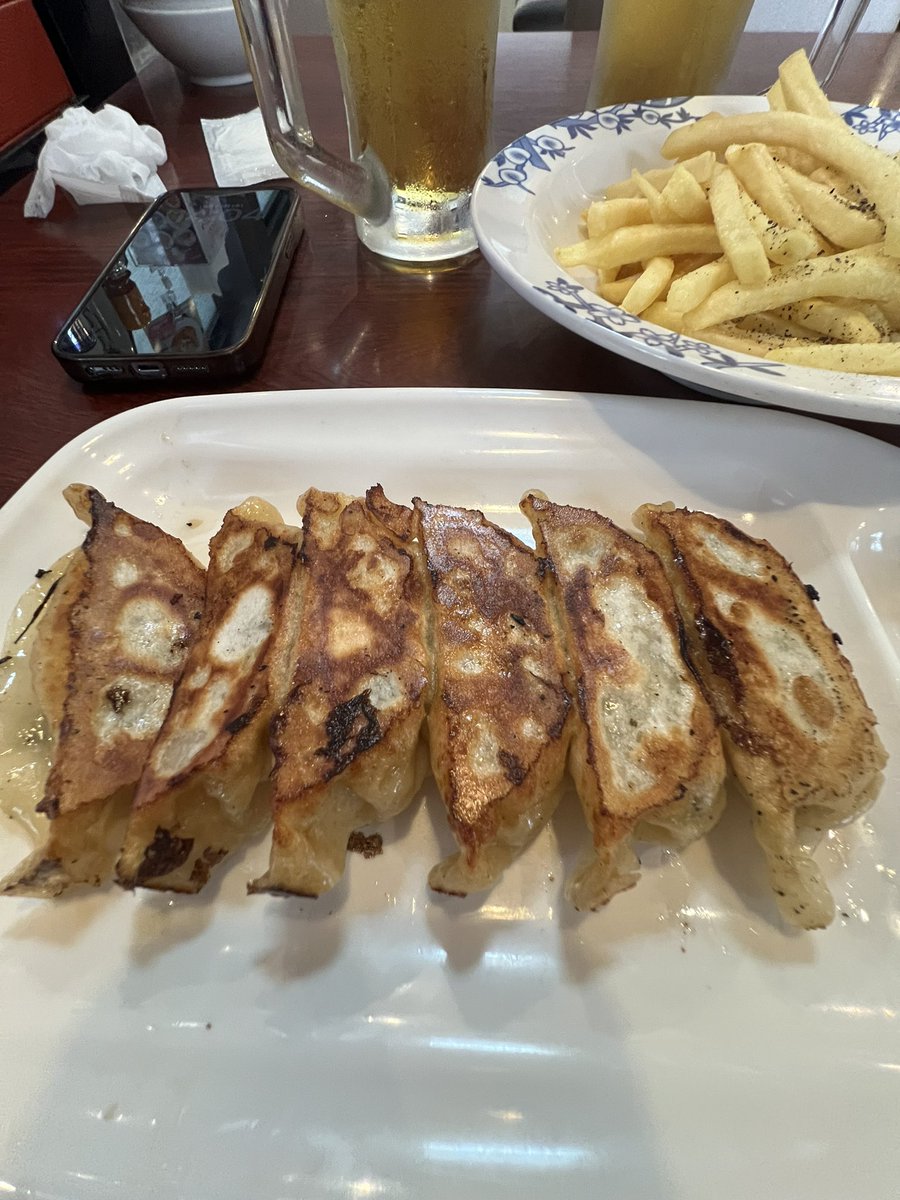 ari7773's tweet photo. 今日のお昼ご飯はバーミヤンで色々🥟
🍺のクーポン来てたから来た、デブで貧しい暮らし。
最近も自治体に金塊で8億円の寄付があったりたまに謎の寄付ある、おじさんにも謎の寄付ワンチャンあるじゃないかと思いつつTweetしてる。待ってます🫩 https://t.co/CqlTipw7DU