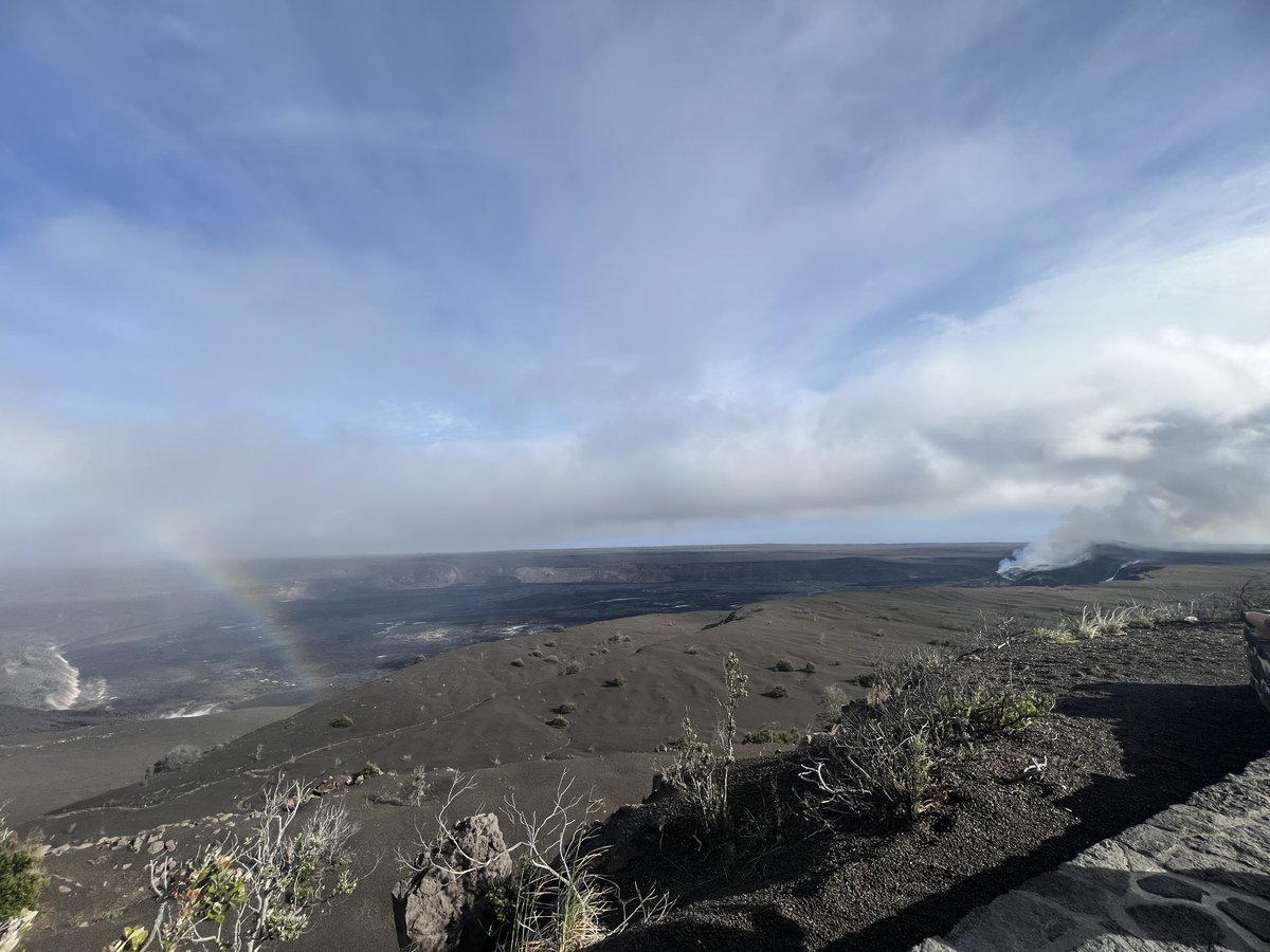 ayane_hareyama's tweet photo. 🇺🇸🌋

赤い溶岩は見られなかったのでまたいつか再チャレンジします https://t.co/LPw8Ku9gRK