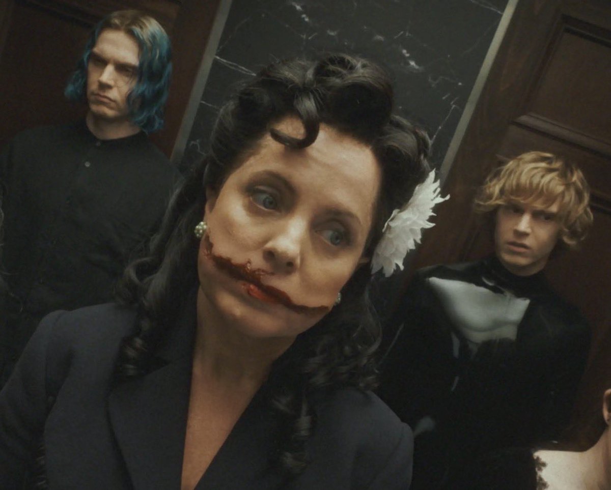 livsdelusion's tweet photo. this is fucking me up #ahs https://t.co/nAF6nCKy38
