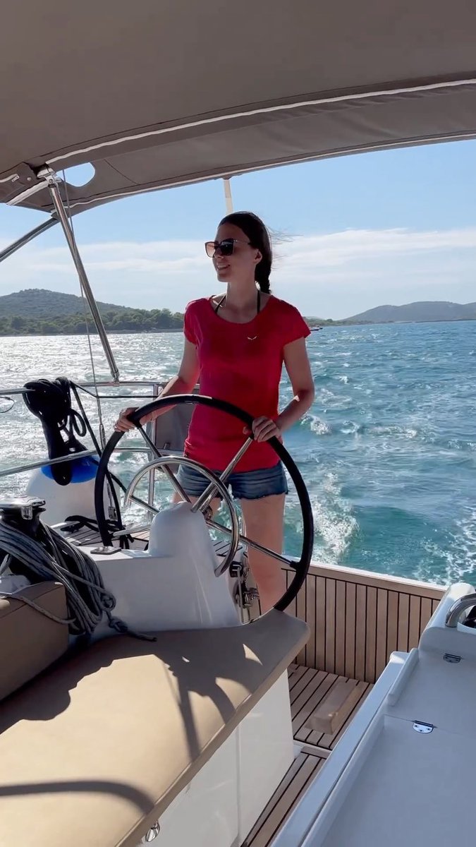 KristelMoubr's tweet photo. Yachting ⛵️
Croatia 🇭🇷 29. 07-05. 08. 2023
Спасибо вам, ребята 🤍
@schukm @megerushka @pay2fay @olgaiemand
⛵️
🌊 https://t.co/z5bWbeBDnT