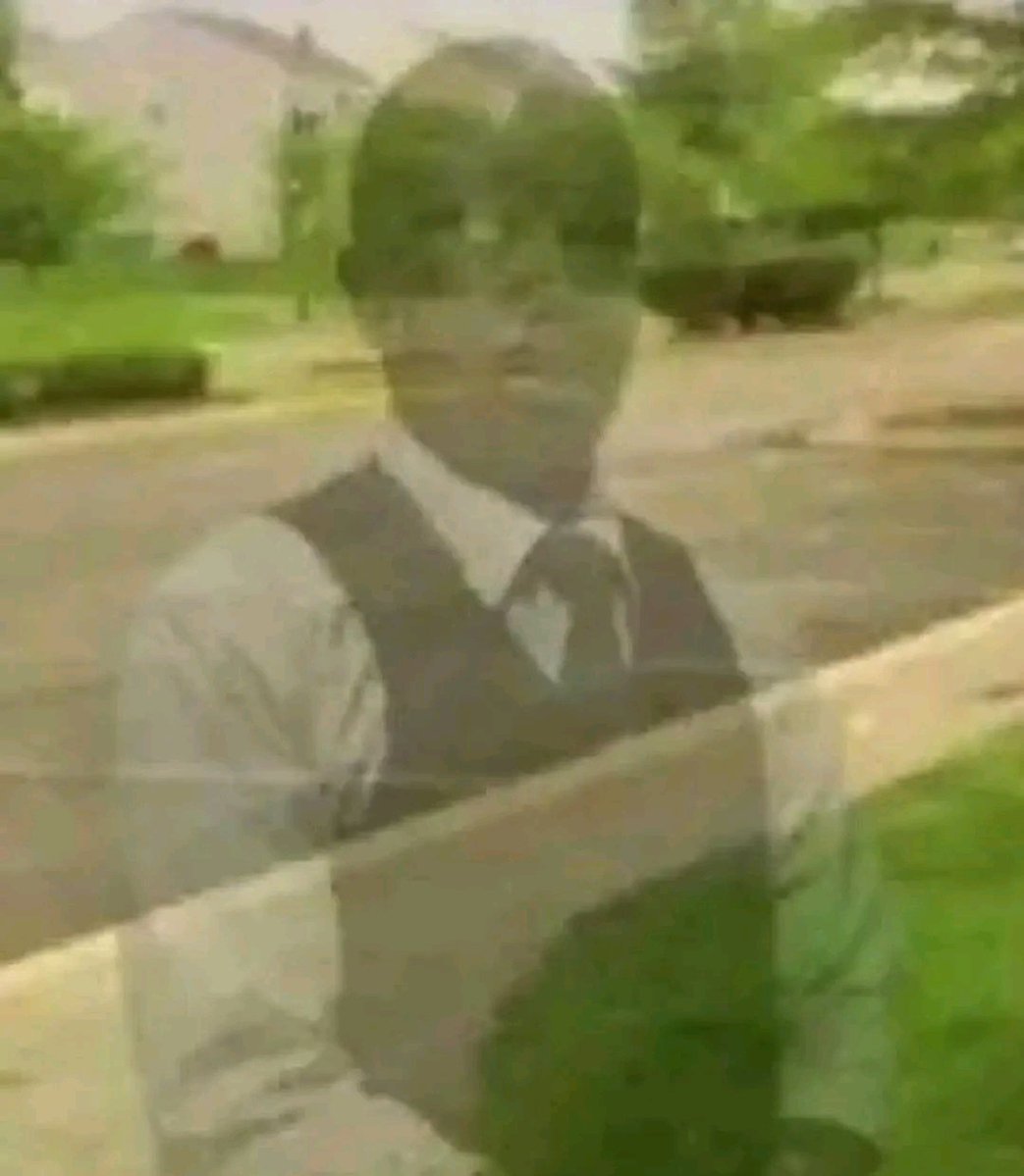 DayvonBennet27's tweet photo. Her: I love you too but u have to stop smoking weed

Me: https://t.co/O5kQS0Crzl