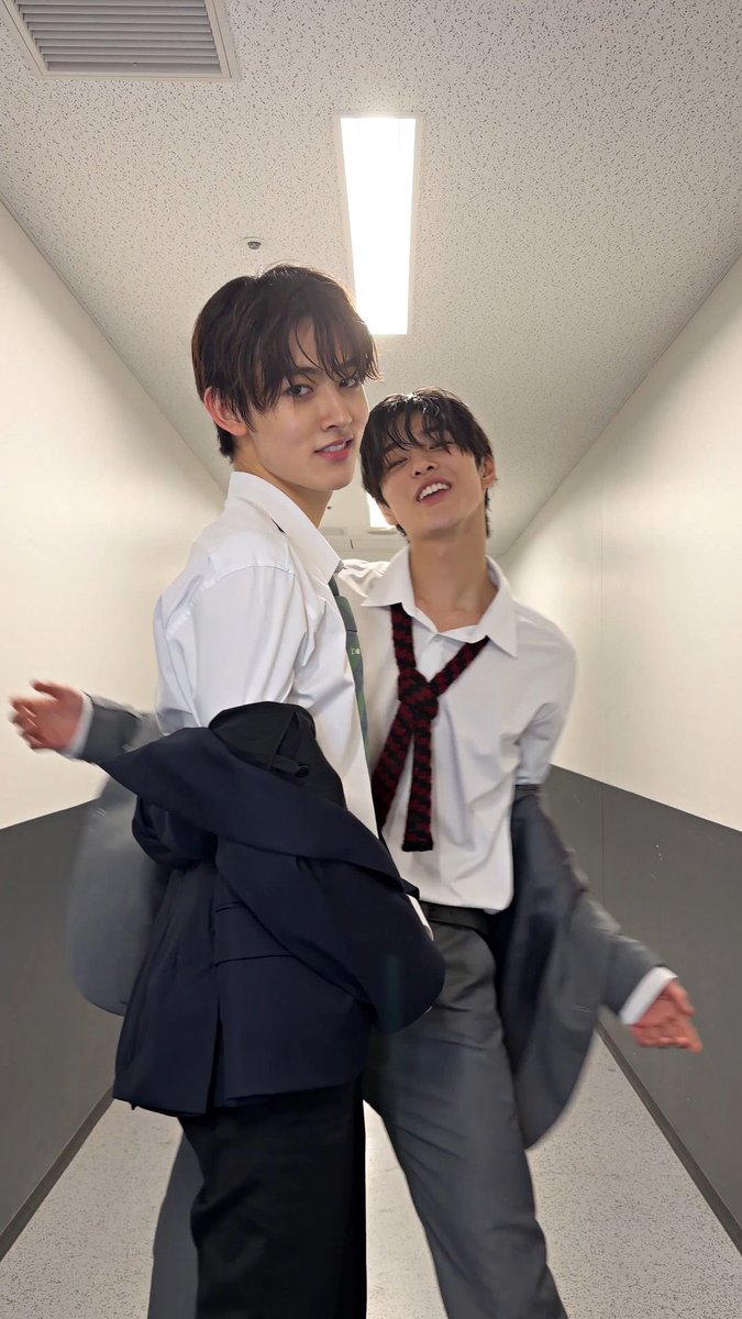 konheyon's tweet photo. Im losing my mind https://t.co/Mz8ZXKLCVX
