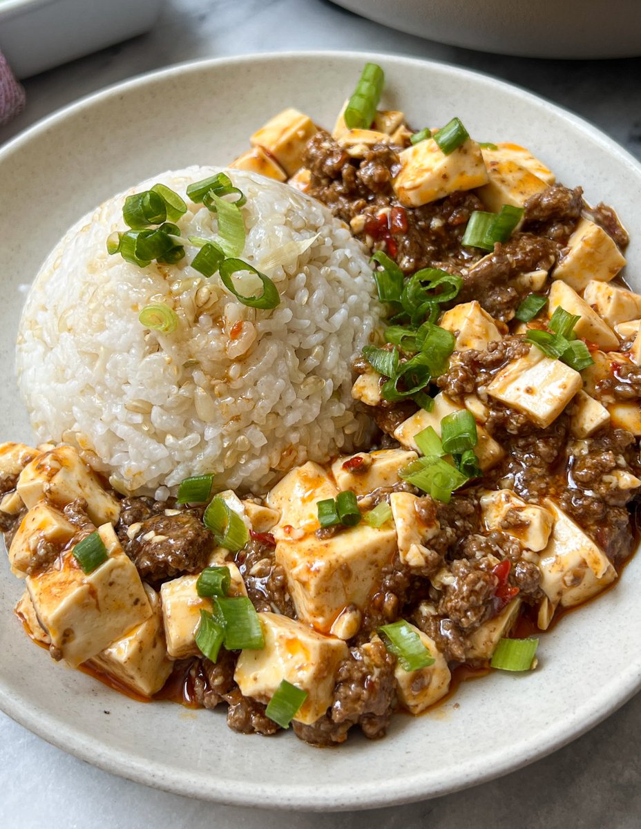 christasyd's tweet photo. Reminds me of a white vegan berating an Asian content creator on Instagram for cooking tofu with meat claiming that it's vegan food, when this is how we eat tofu in Asia... https://t.co/tn55LN81kv