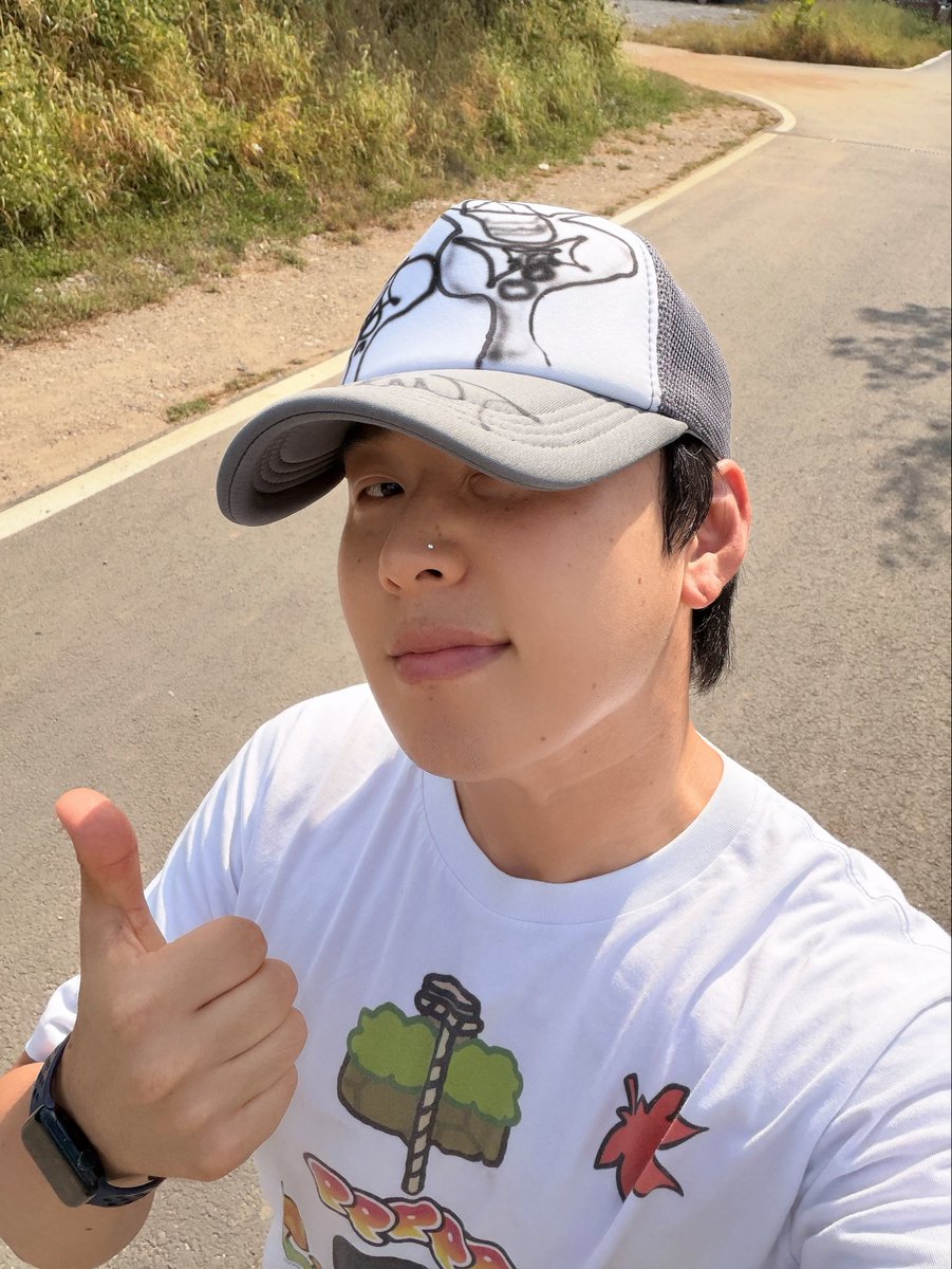 woosikcodev's tweet photo. 今回韓国ではお盆のオンラインファンミ、
SOLD OUTまことにありがとうございます
Billboardの後だし話すこといっぱいだね
ウシクは今日も10km走りたくてホンマ暑いけどげんかいまでは走って見ますね！！
#FRAGMENT #PART6 #MIDNIGHTDRIVE FIGHTING!!
NAVIたち早く会おうね^^ https://t.co/Dp5mZlkLFC
