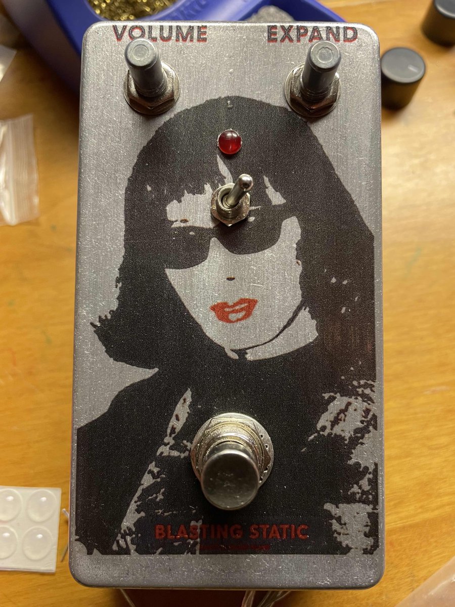 Zoukanogenya's tweet photo. Superfuzz clone pedal with a Takashi Mizutani homage. https://t.co/j0fdjBzk0e