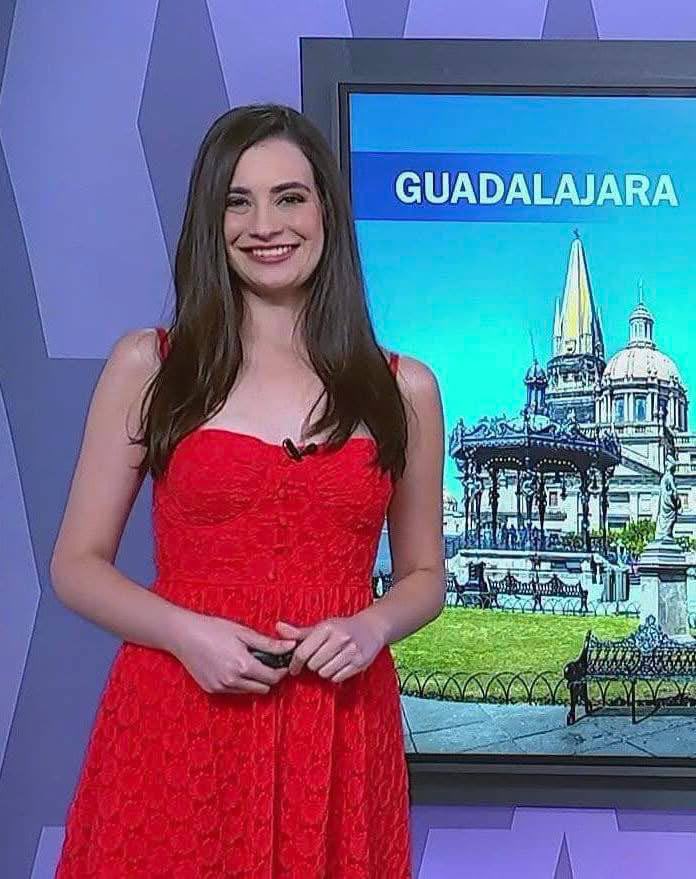 Jalisco_Rojo's tweet photo. La Fiscalía de Jalisco informó que el dictamen del IJCF de causalidad vial del accidente en el que murió el motociclista Jostin Santamaría, de 19 años, determinó que Michelle Zepeda, conductora del segmento del clima de N+ Guadalajara, se pasó el alto en el cruce donde ocurrió https://t.co/wFetd02L5e