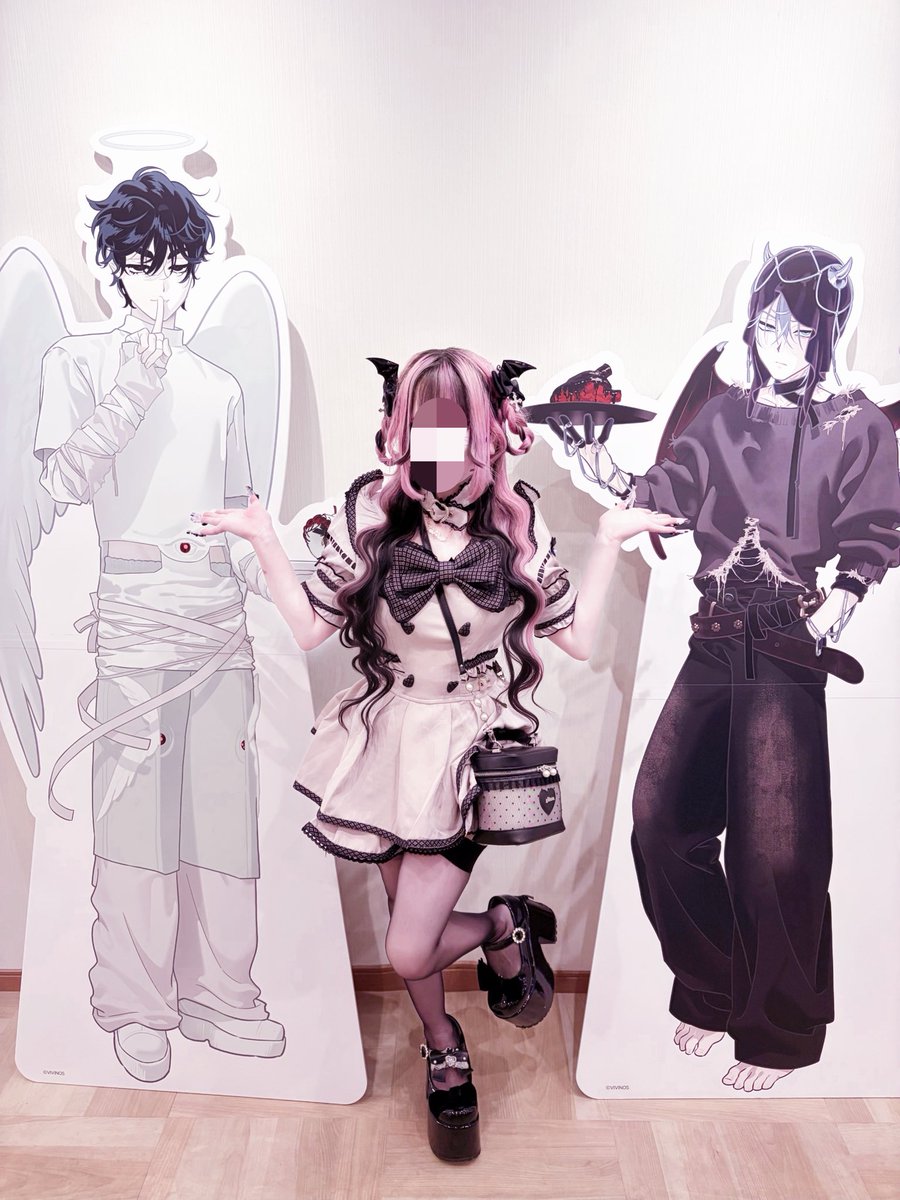 IVANTiIIc2's tweet photo. 両手に男 https://t.co/8QLyNgx2hn