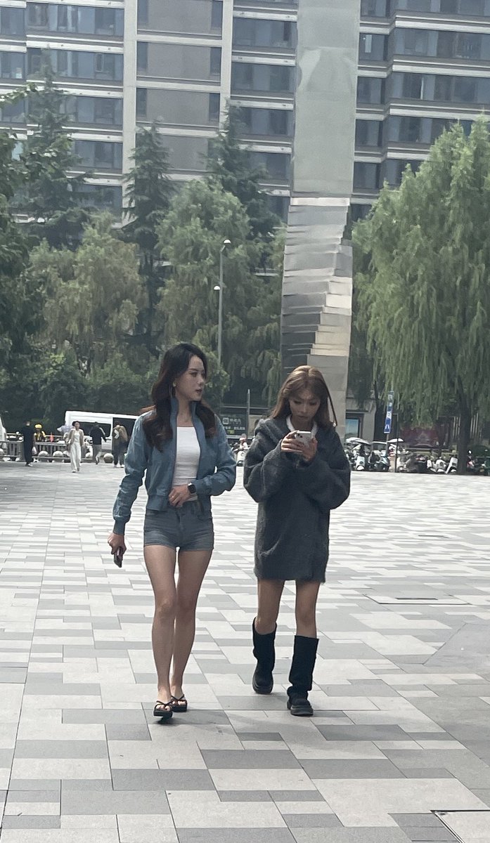 liveoldJoe's tweet photo. 上午的奖励
#牛仔裤
#包臀短裙
#少妇 https://t.co/MmBbIYMoWI